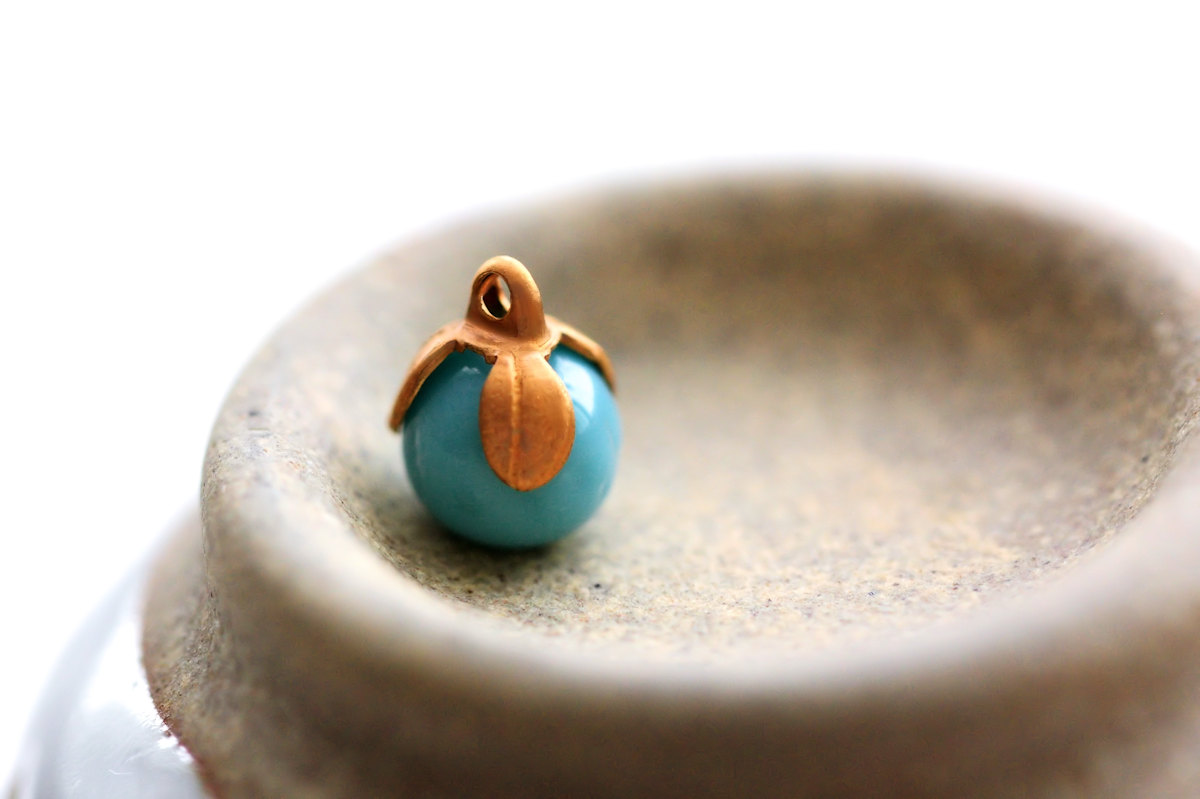 Vintage Gingerbread Brass Bead Caps With Loop on Luulla